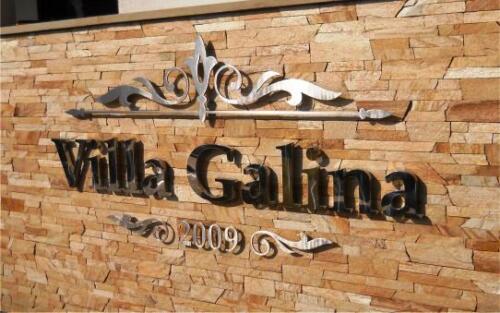 villagalina2 1 - Объемные буквы из латуни, меди, бронзы, черного металла